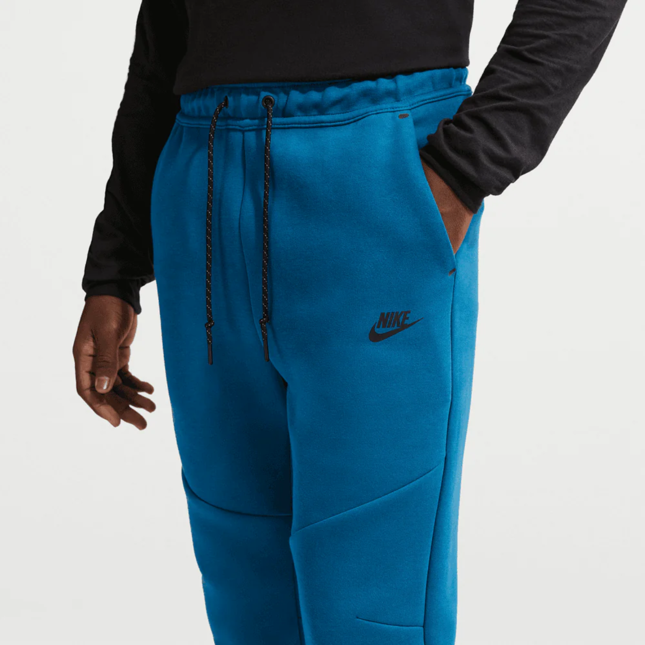 60% OFF the Nike Tech Fleece Jogger "Court Blue" 