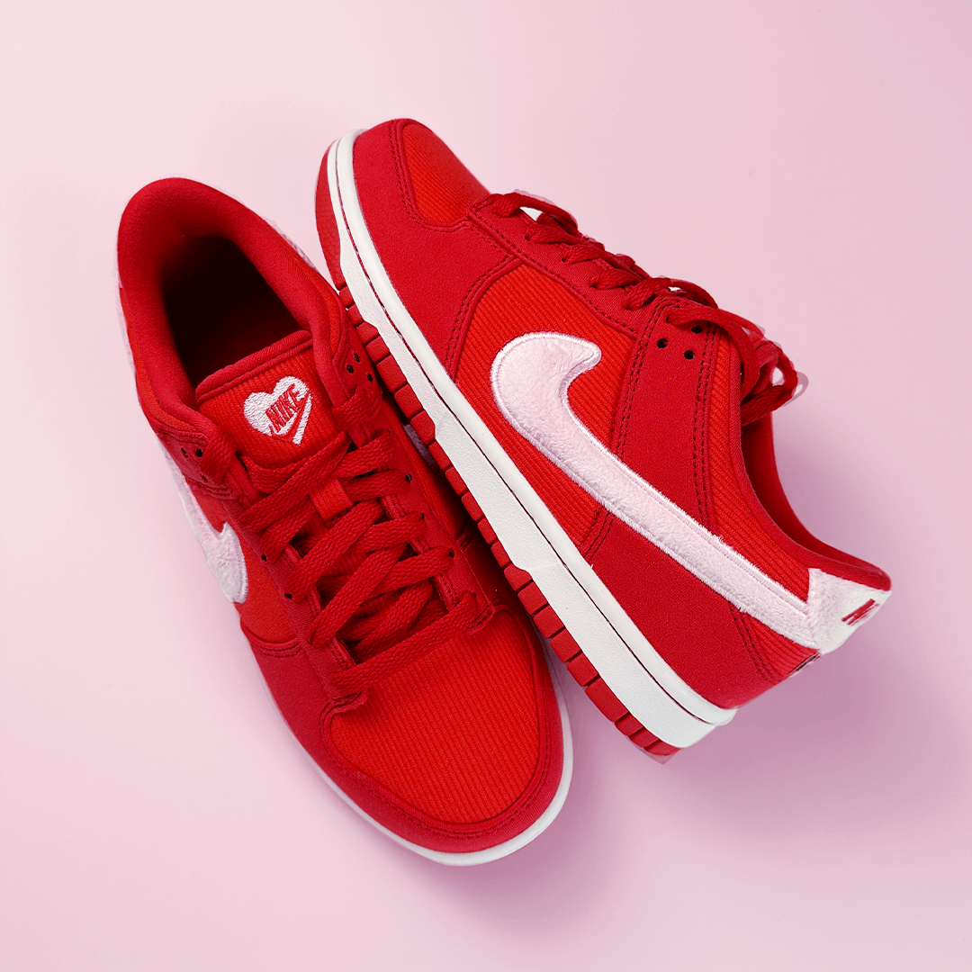 valentines nike dunk