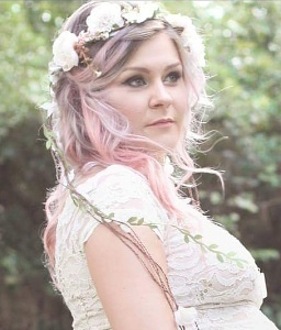 Jenny Burroughs-Wright, Owner of The Indigo Hair Studio, is a highly trained color specialist, specializing in all color and color correction services. She uses only Davines products and believes in the best and most beneficial products and haircolor techniques possible. See her work @theindigohairstudio