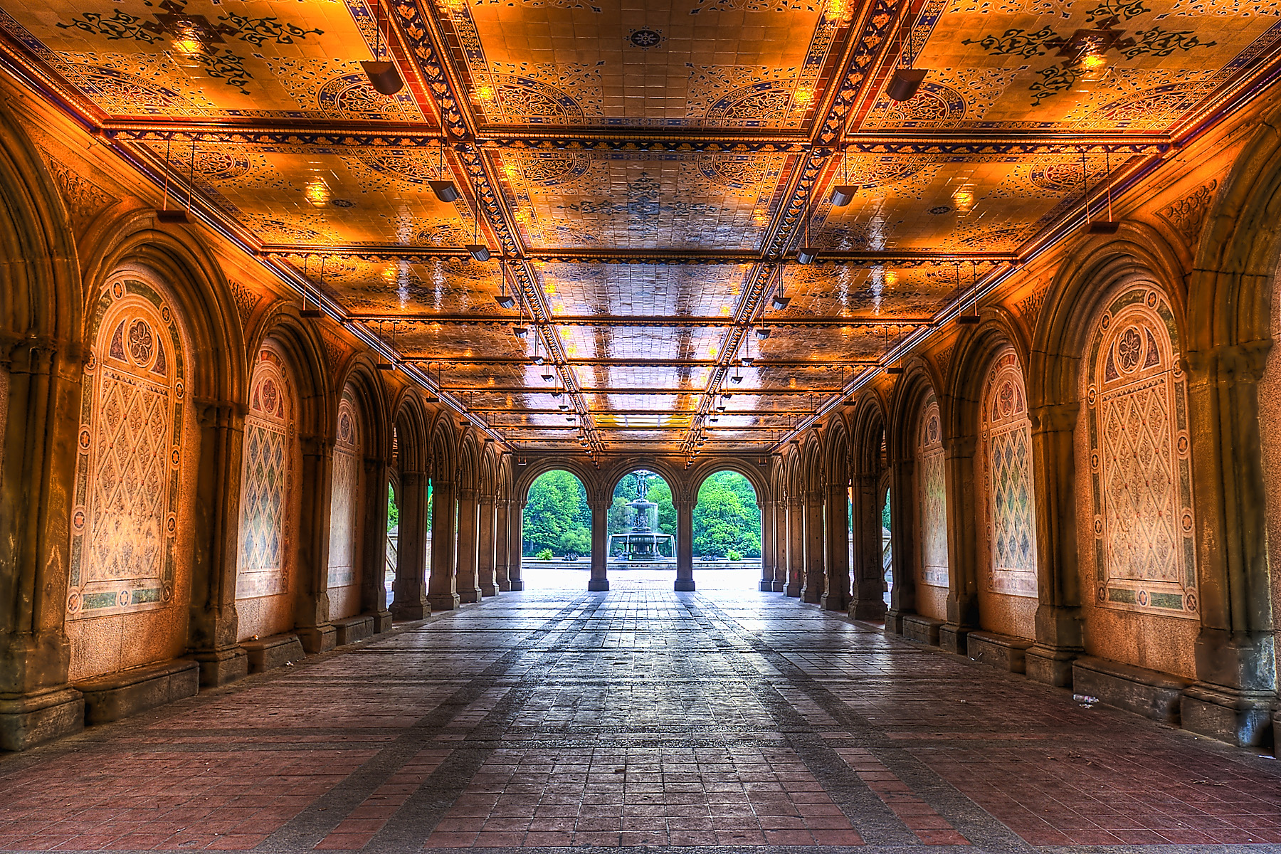Early_morning_view_under_Bethesda_Terrace,_Central_Park,_NYC.jpg