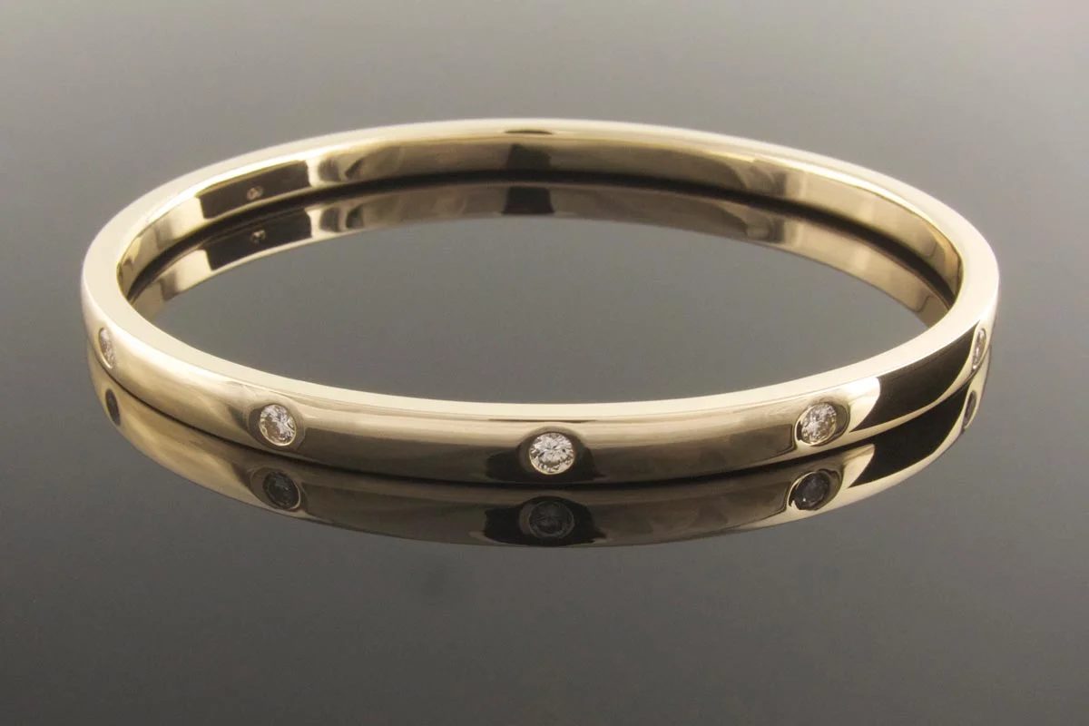 5 stone D shaped bangle