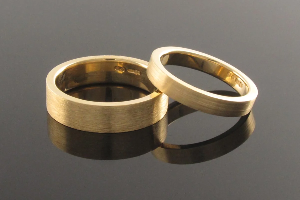 18ct yellow gold wedding rings