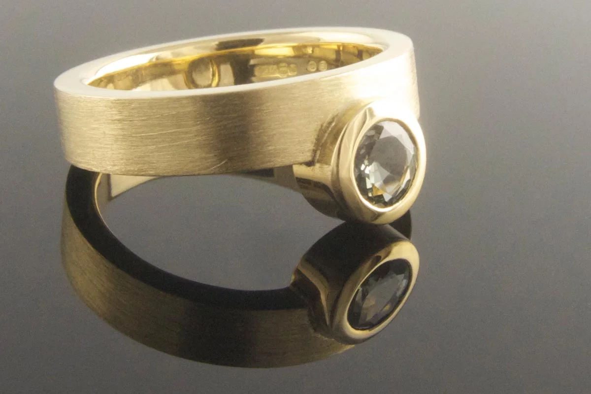 18ct yellow gold green sapphire engagement ring