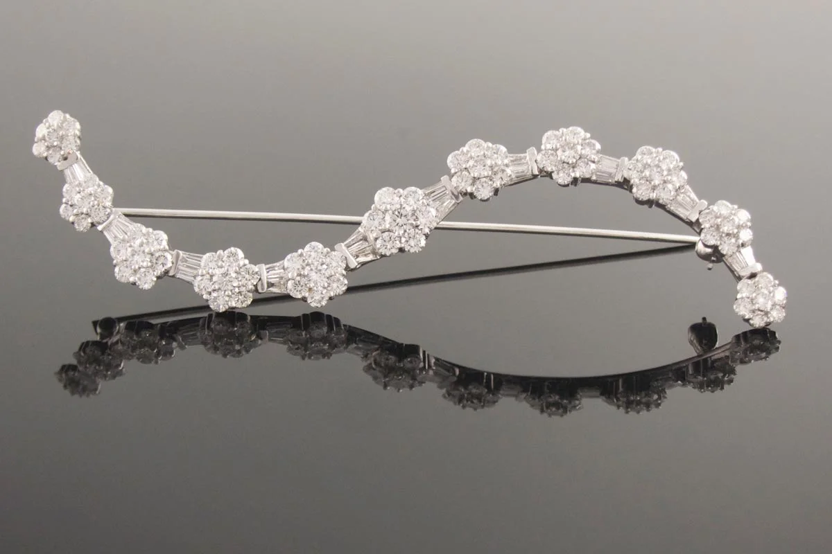 18ct white gold diamond brooch