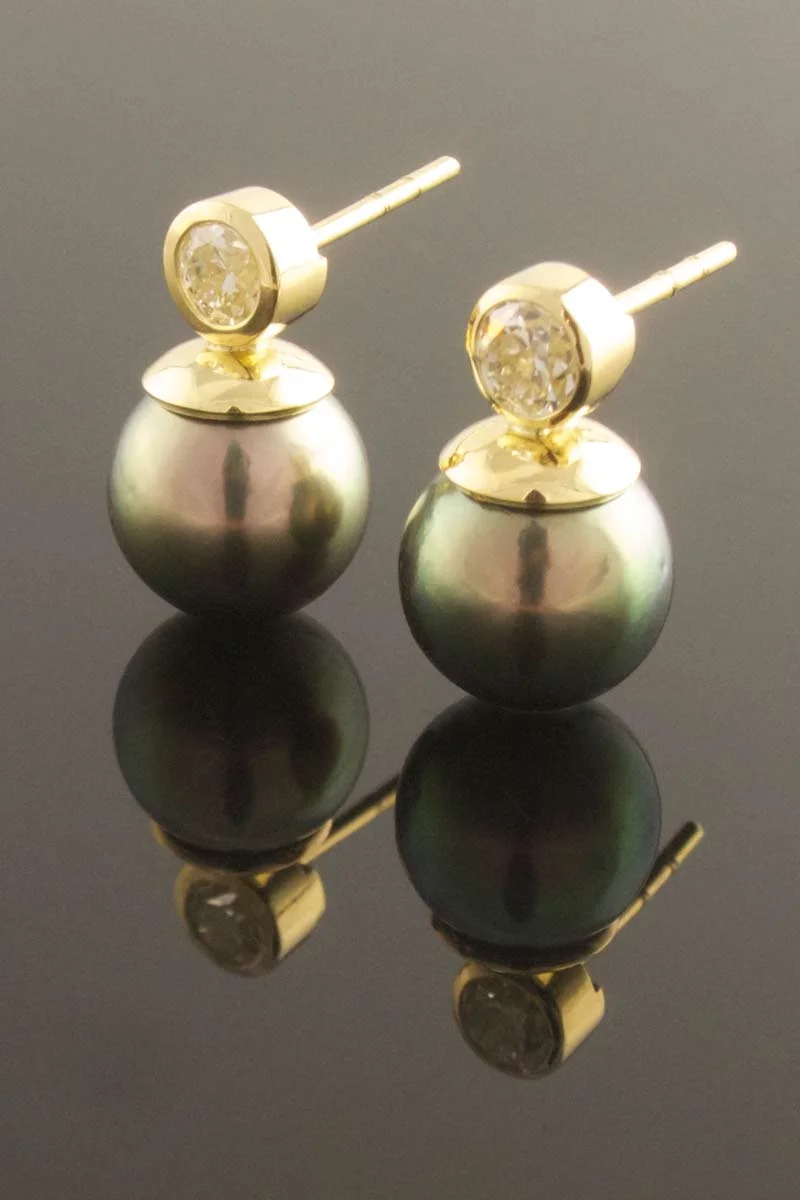 Diamond and tahitian pearl stud earrings