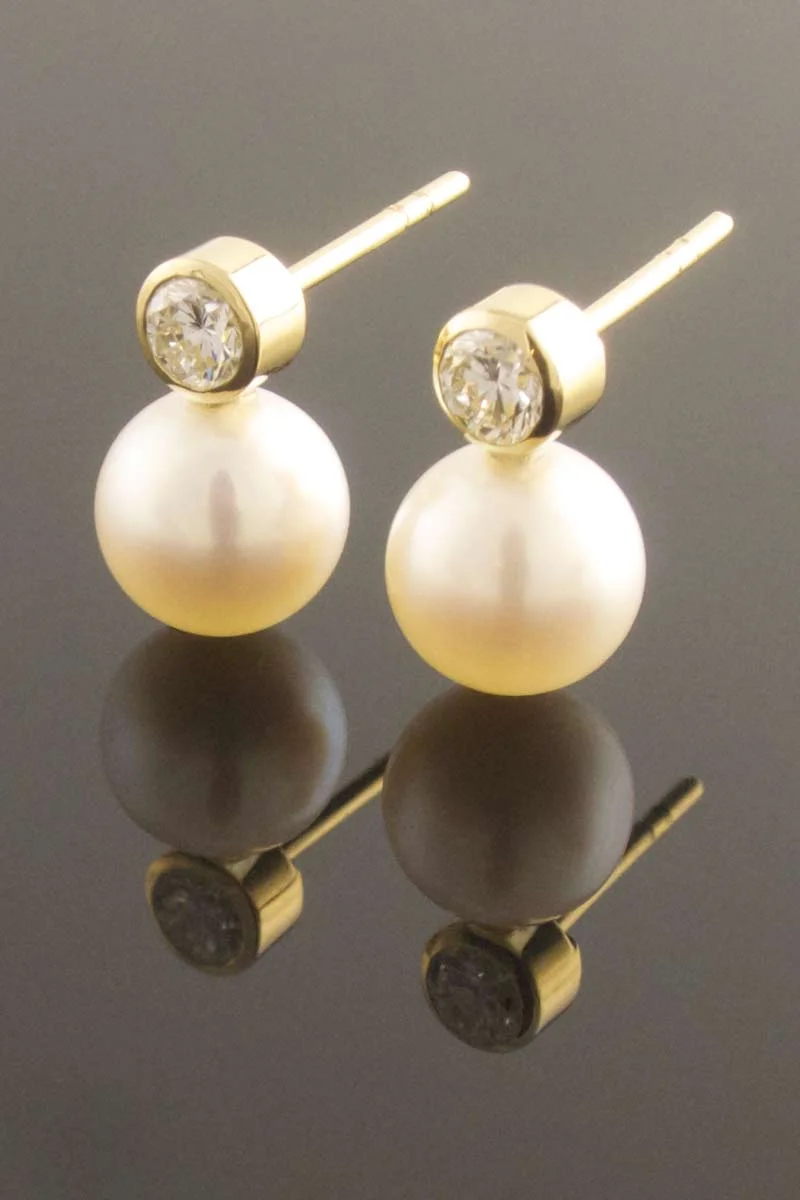 Freshwater pearl and diamond stud earrings