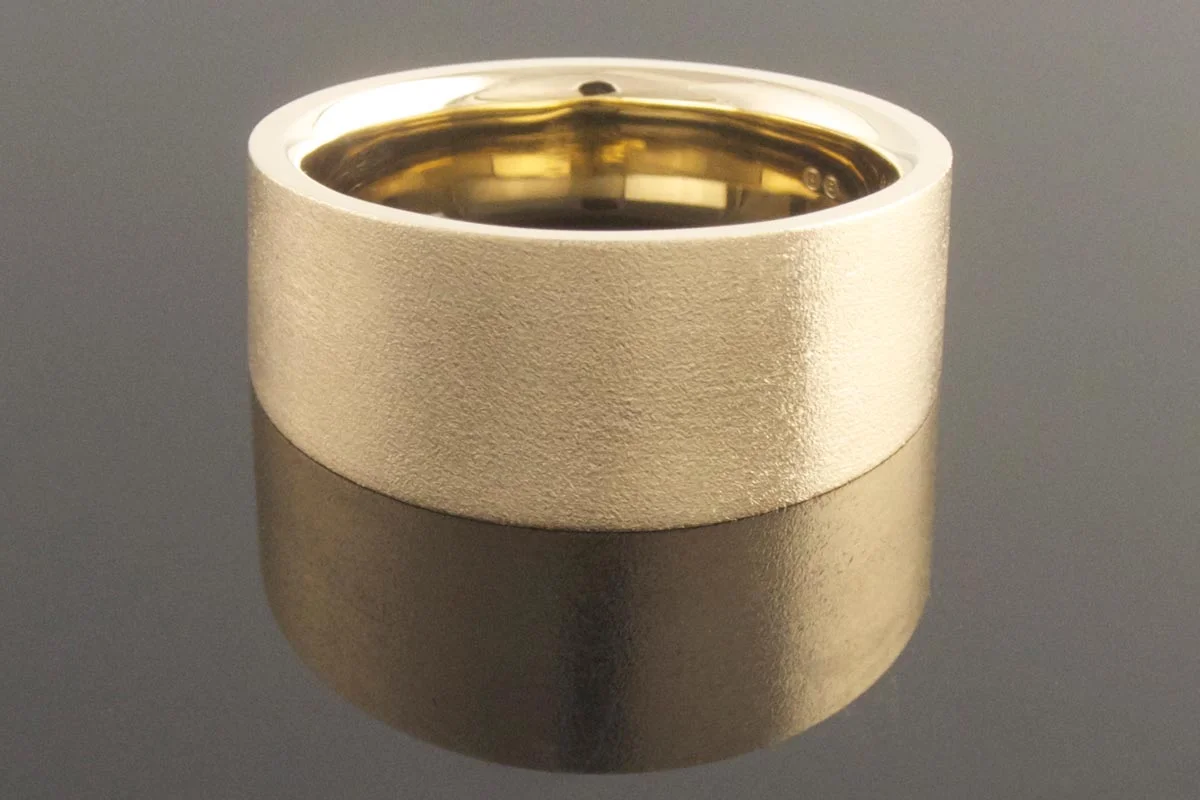 9ct yellow gold gents dress ring