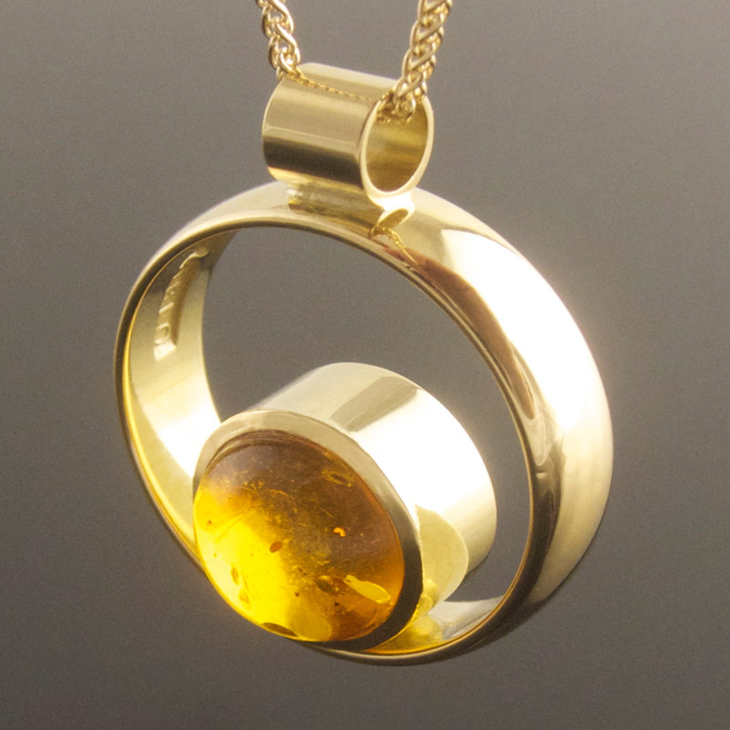 Amber-circle-pendant.jpg