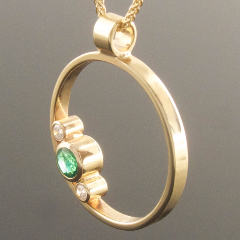 Emerald-and-diamond-circle-pendant-2.jpg