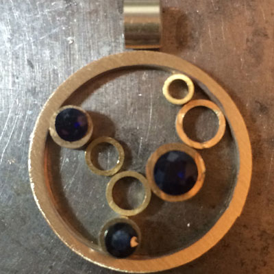 Sapphire-circle-pendant-layout-9.jpg