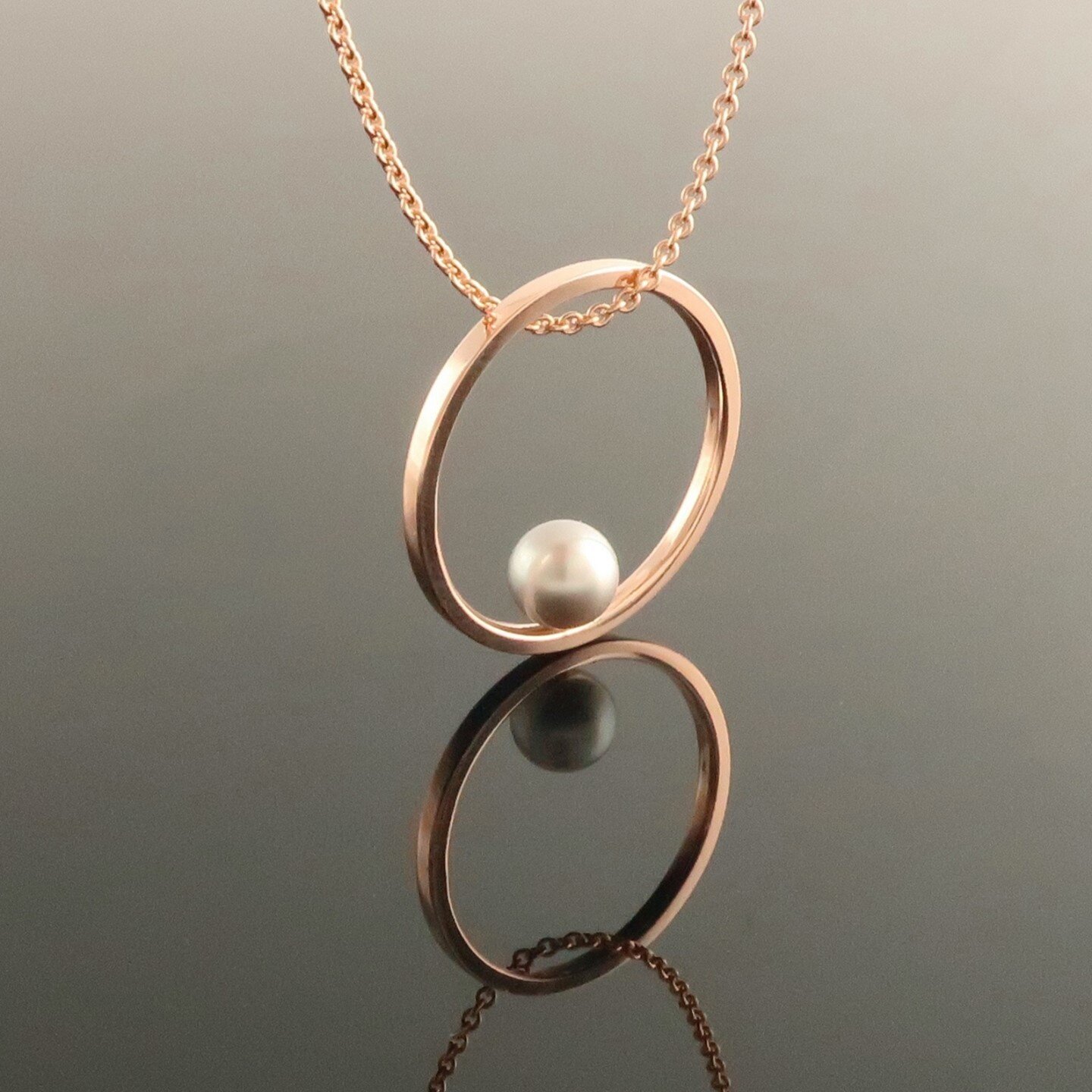 9ct rose gold circle pendant with a grey pearl. With June just around the corner this might be just the ticket for the pearl girl in your life.⁠
⁠
See link in bio for more