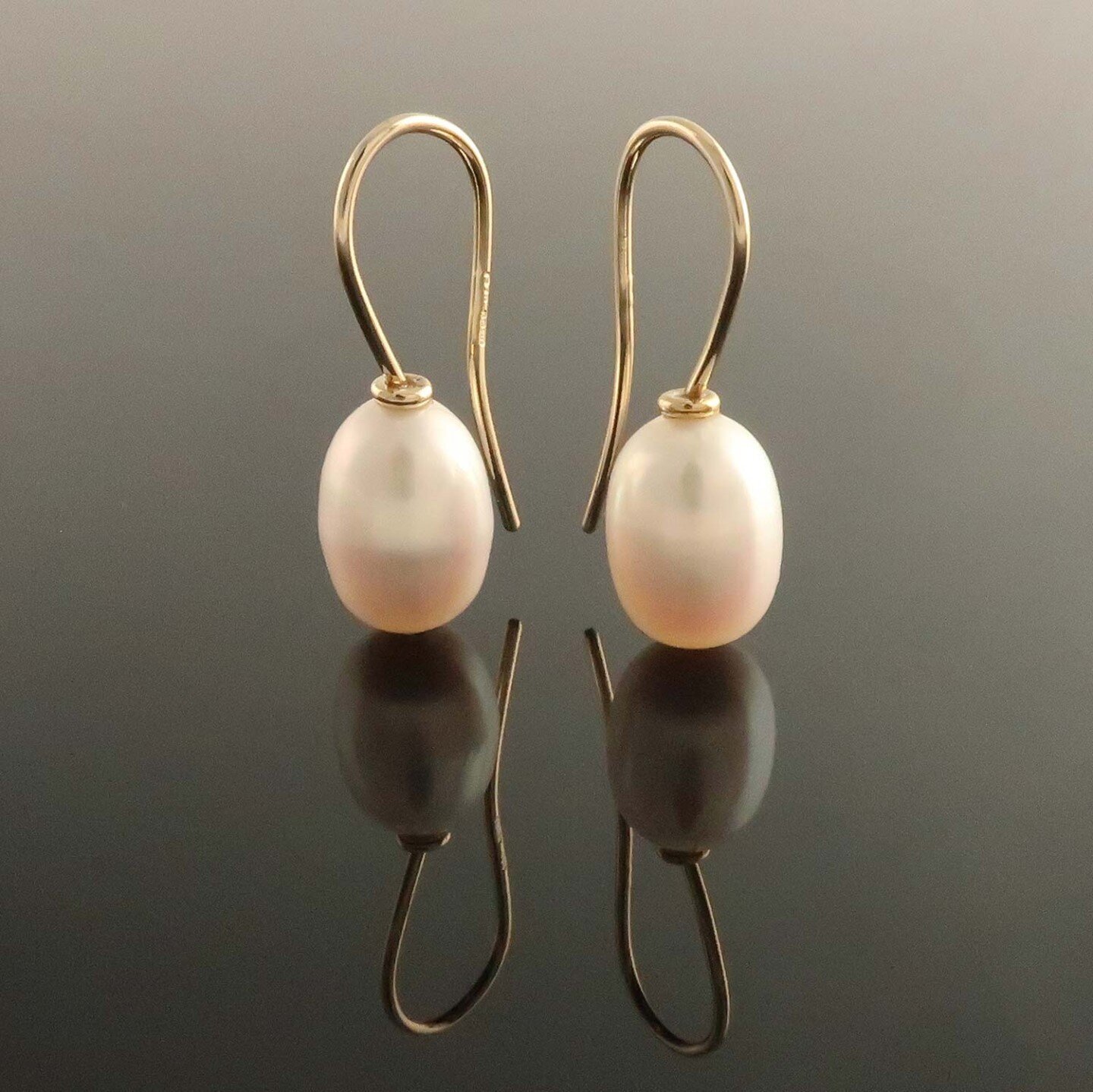 Good morning. Here are a little set of cream pearls for the month that's in it. These little fellas are so popular simply for every day wear giving just a hint of glamour to the daily zoom!⁠
⁠
These are 9ct yellow gold, but I've made up stems in whit