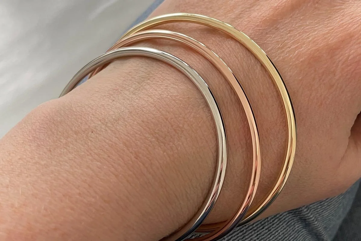 Rpse-gold-bangle-on2.jpg