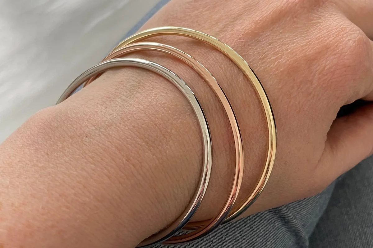 Rpse-gold-bangle-on.jpg