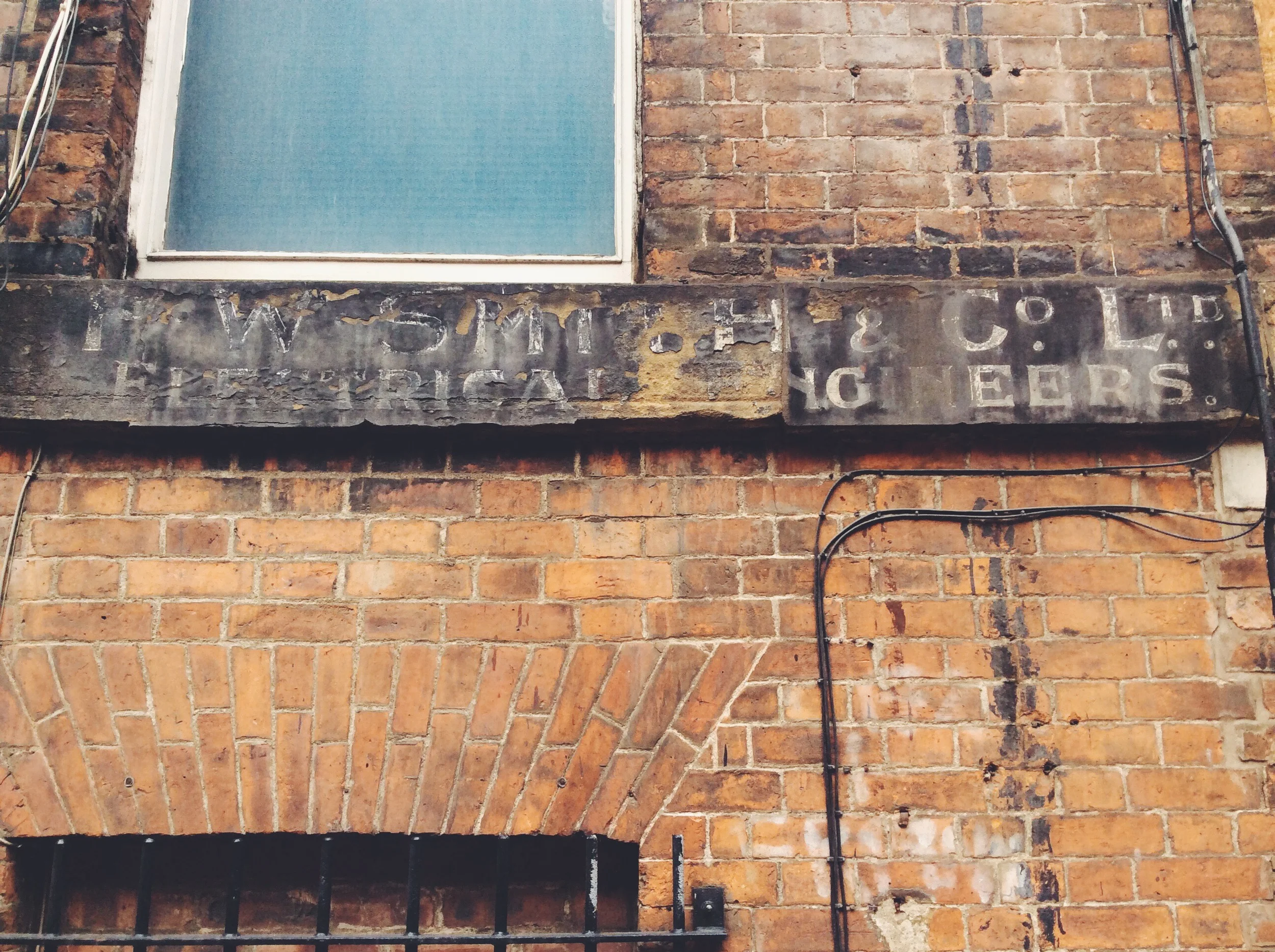 Tasle Alley ghost sign