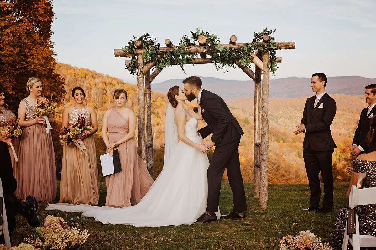 These two just celebrated their one year anniversary. It&rsquo;s amazing how quickly life can change in a year. Cheers to love!
.
.
.
#vermontweddingphotographer #vermontelopementphotographer #vermontelopement #vermontwedding #vermontweddingphotograp