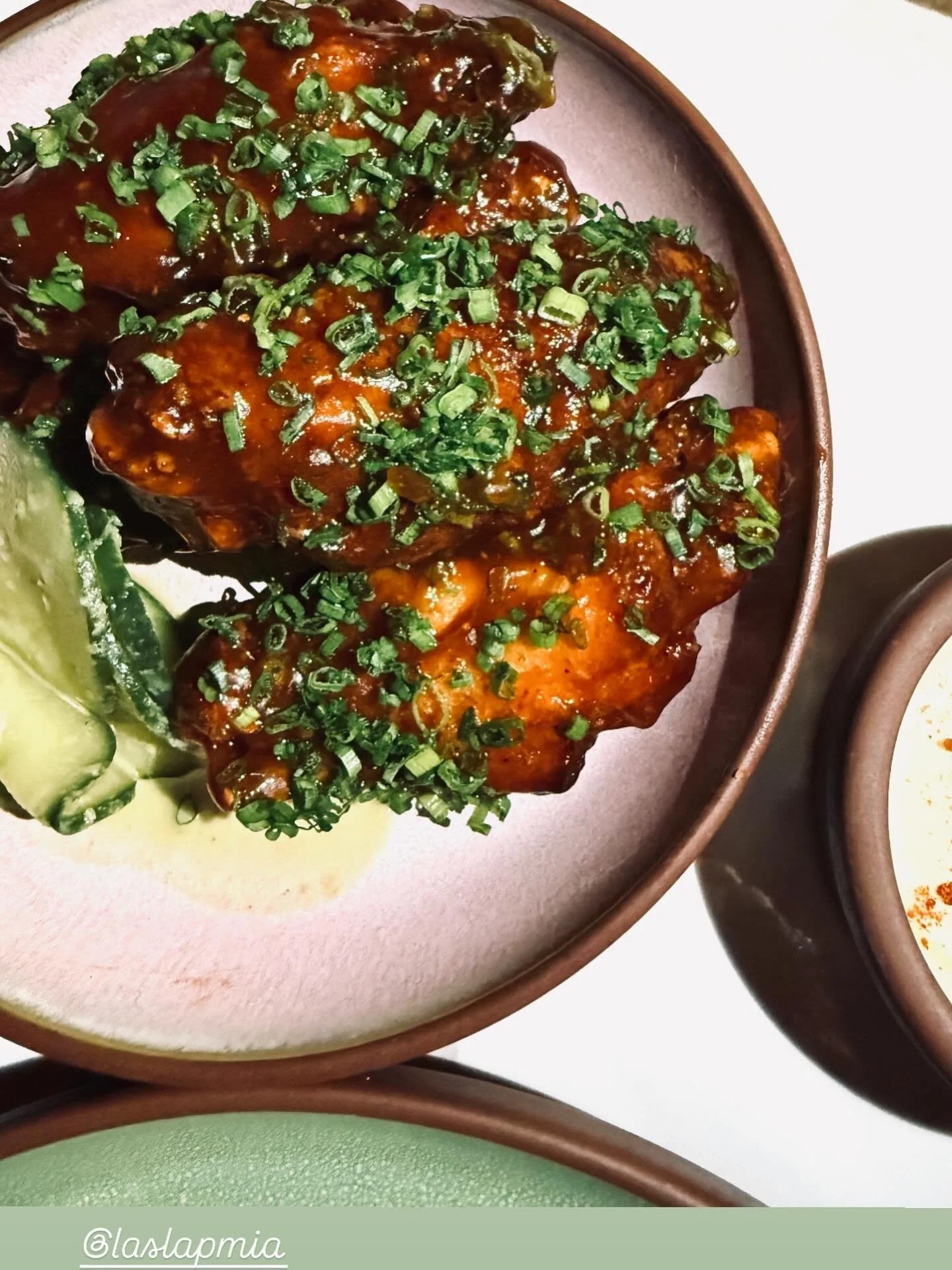 Sticky wings at @laslapmia are not to be missed!  Welcome James Beard Rising Chef winner 2019 and James Beard Best Chef Semi finalist 2026 @chefkwameonwuachi to Miami Beach.
Read more on MIAbites.com