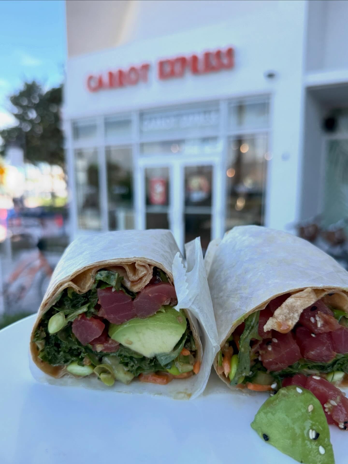 Lunch in North Beach at healthy fast casual @carrotexpress!
Fresh raw tuna poke wrap with kale, arugula, edamame, carrot, cucumber, avocado, crispy onion and sesame soy dressing in a whole wheat wrap.
#carrotexpress #miabites #northbeach