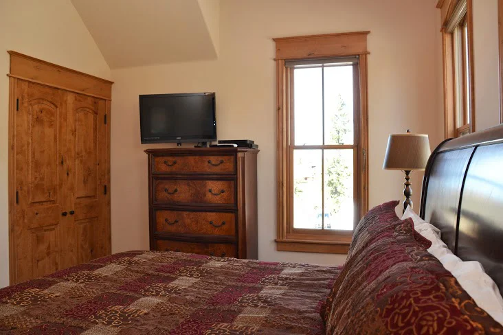 Bedroom3.jpg
