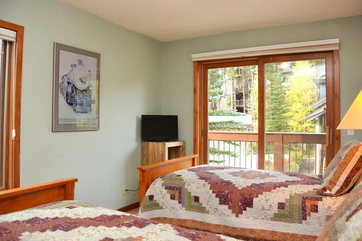 3rd-Bedroom216.jpg