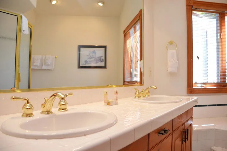 Master-Bathroom136.jpg