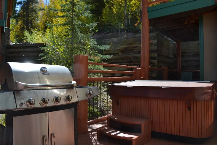 Grill-and-Hot-Tub1.jpg