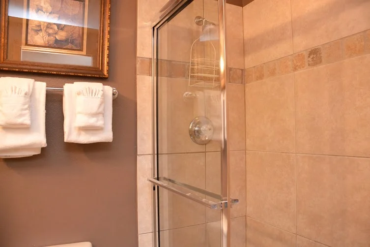 3rd-Bathroom2-2.jpg