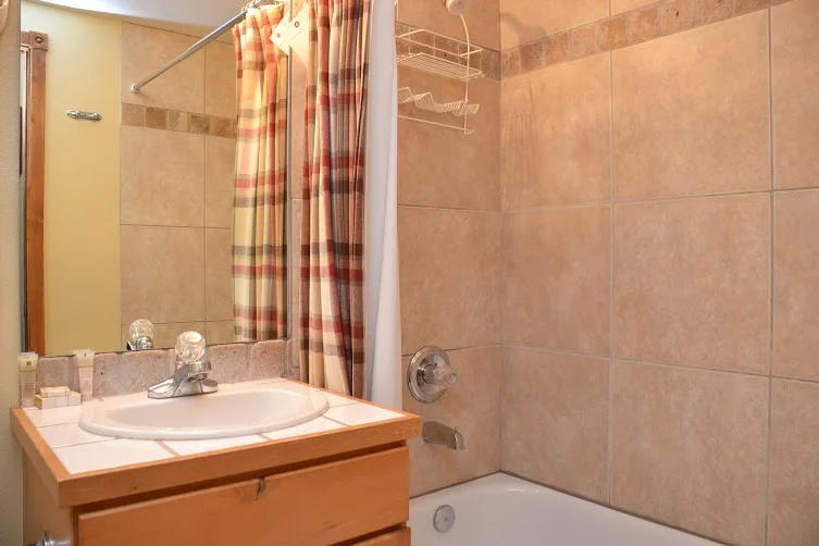 2nd-Bathroom-7.jpg