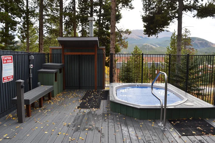Community-Hot-Tub11.jpg