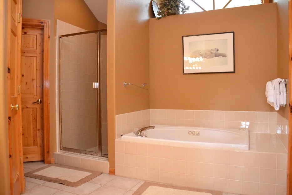 Master-Bathroom3-2.jpg
