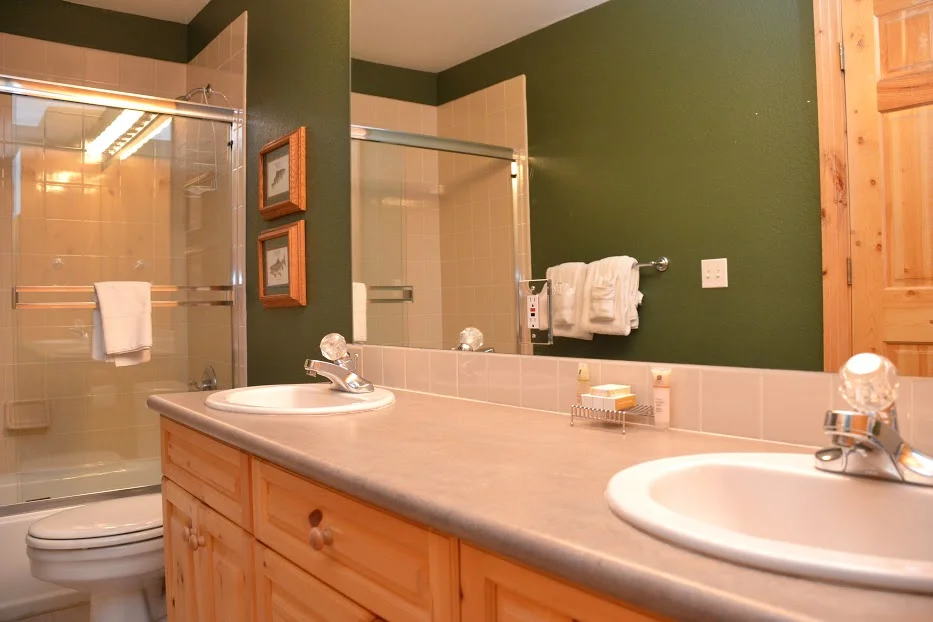 3rd-Bathroom-3.jpg