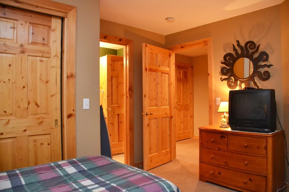 3rd-Bedroom2-4.jpg