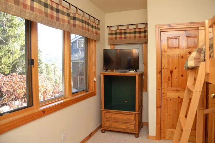 3rd-bedroom-2.jpg