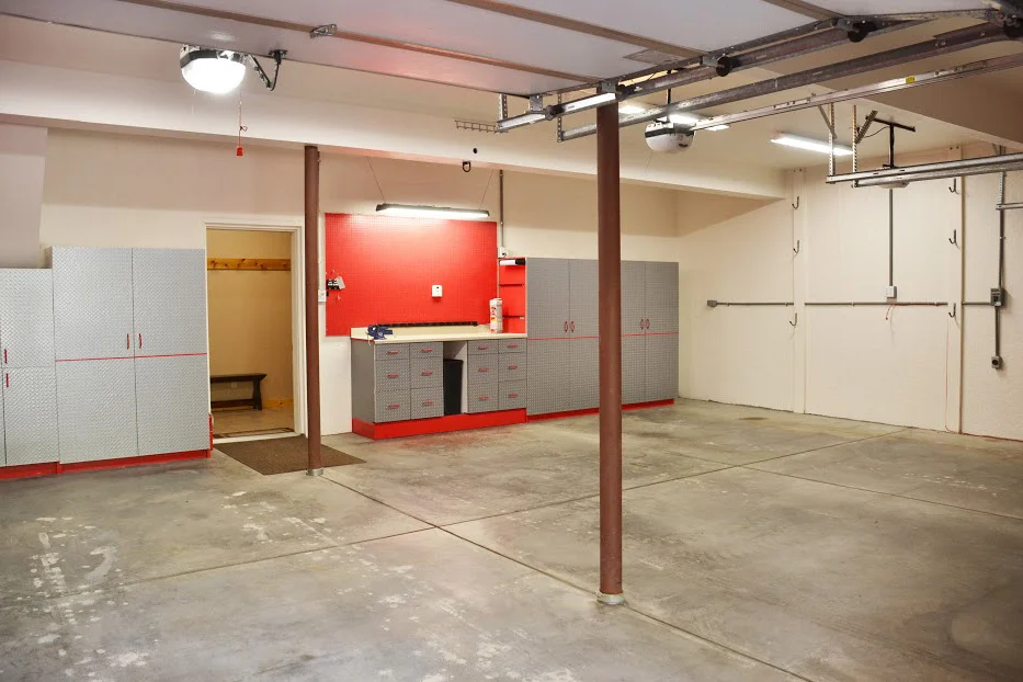 garage.jpg