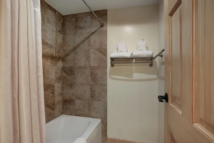 bathroom2.jpg