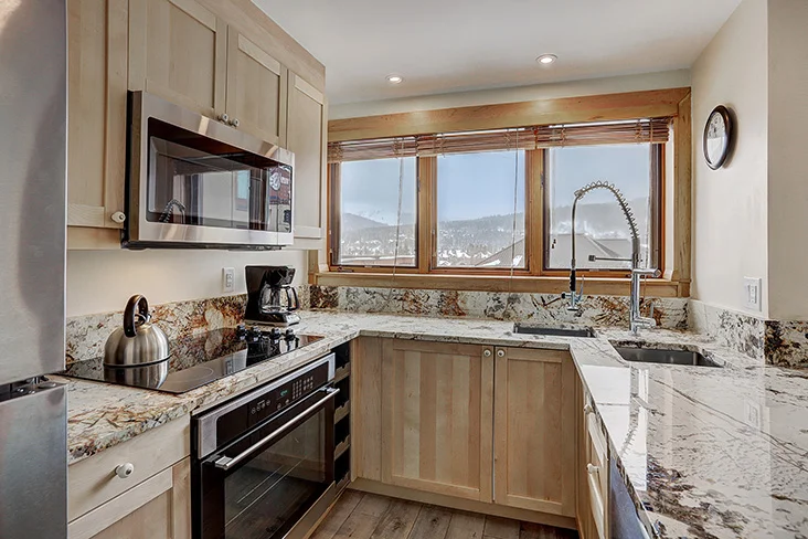 kitchen-1.jpg