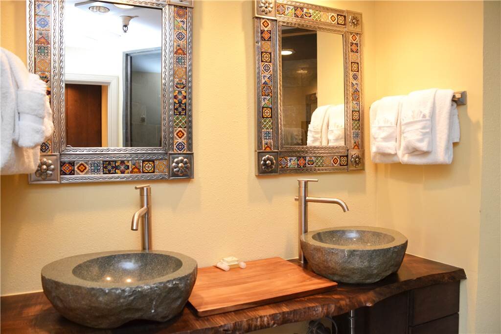master bathroom 8.jpeg
