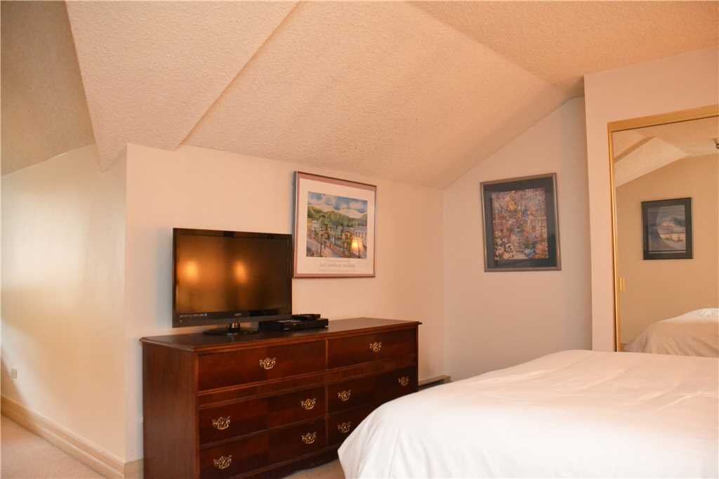 third bedroom (2).jpeg
