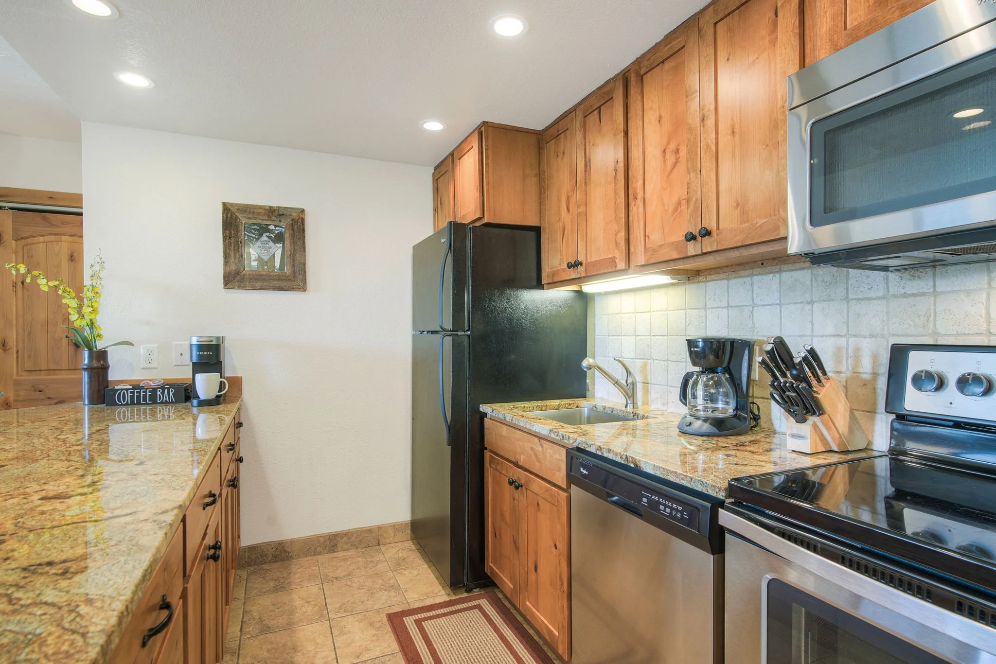 3-web-or-mls-455_VillageRd_406_003.jpg