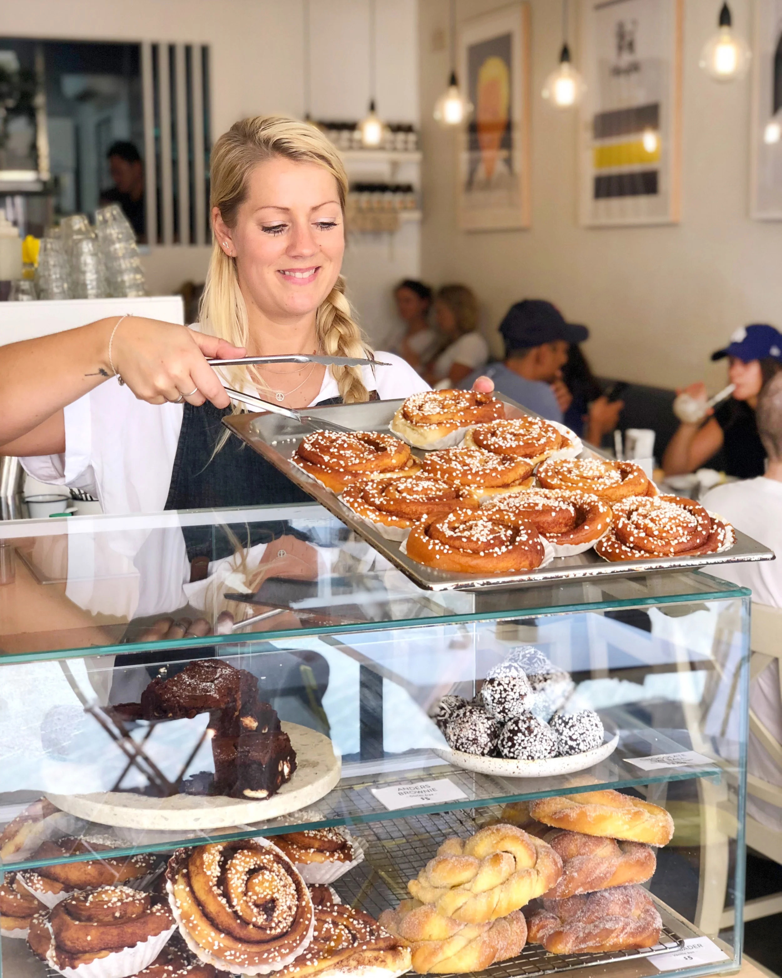 FIKA-SWEDISH-KITCHEN_CINNAMON-BUN
