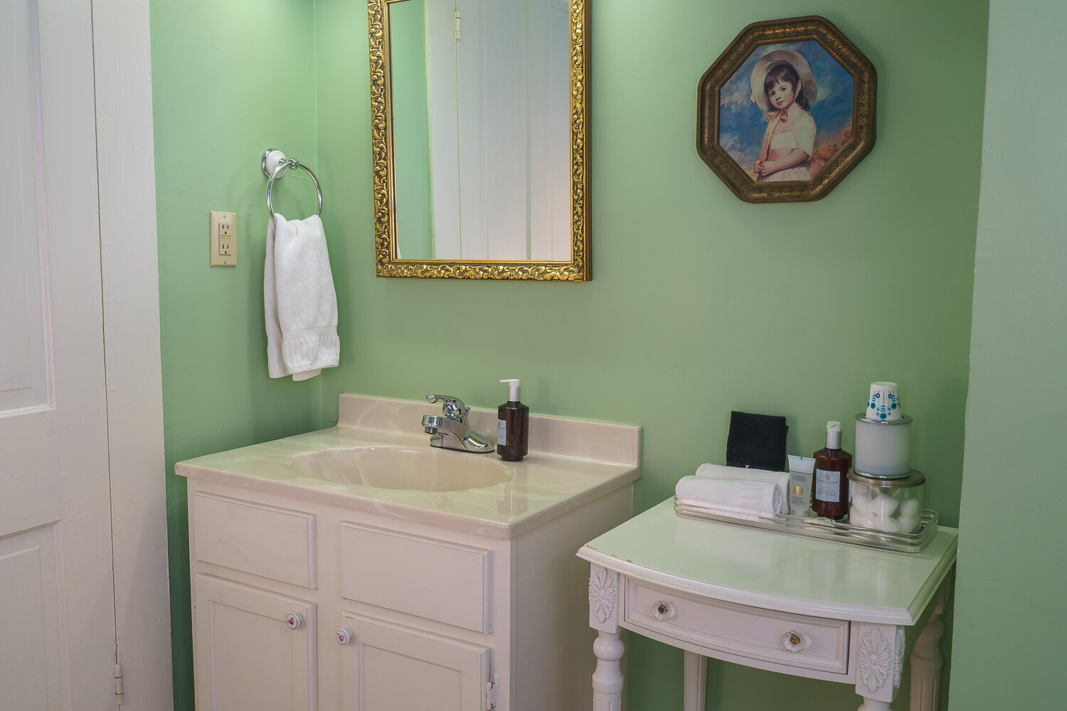  A picture of the Angelina Room vanity. 