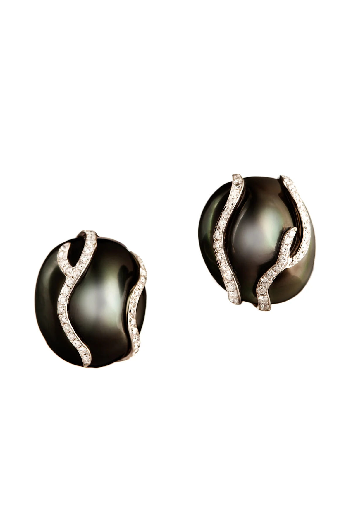 Black Baroque Pearl Earring with Diamonds