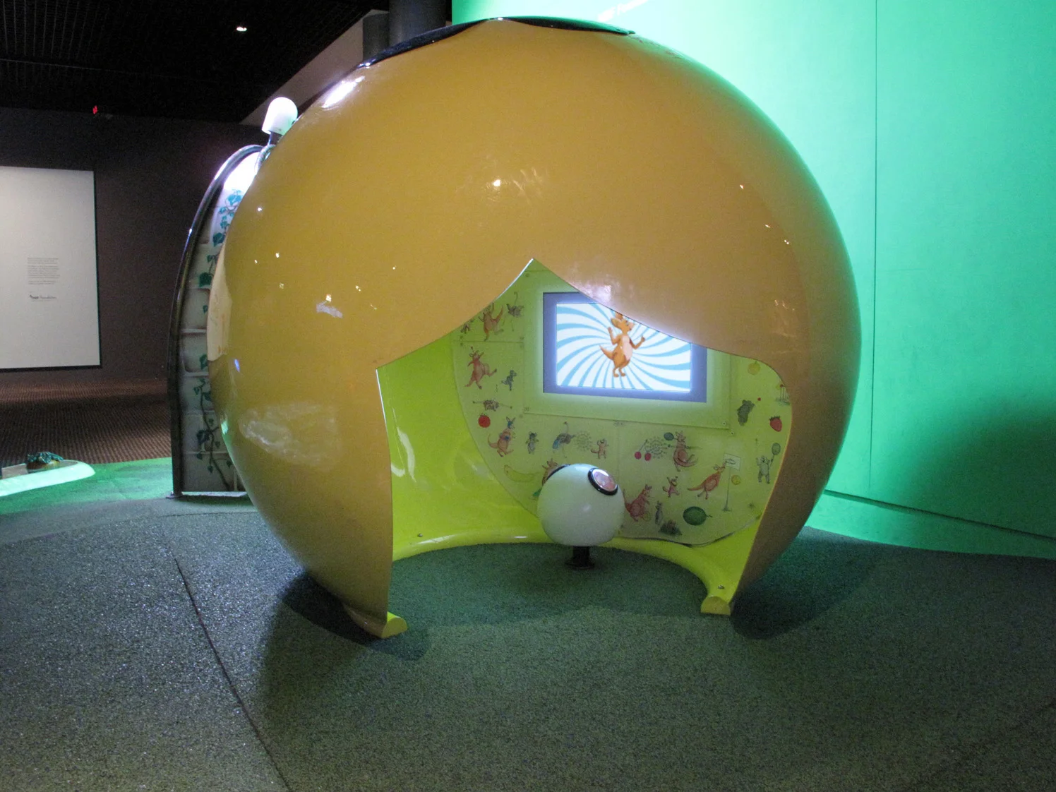 The Time Machine at the Magic Garden