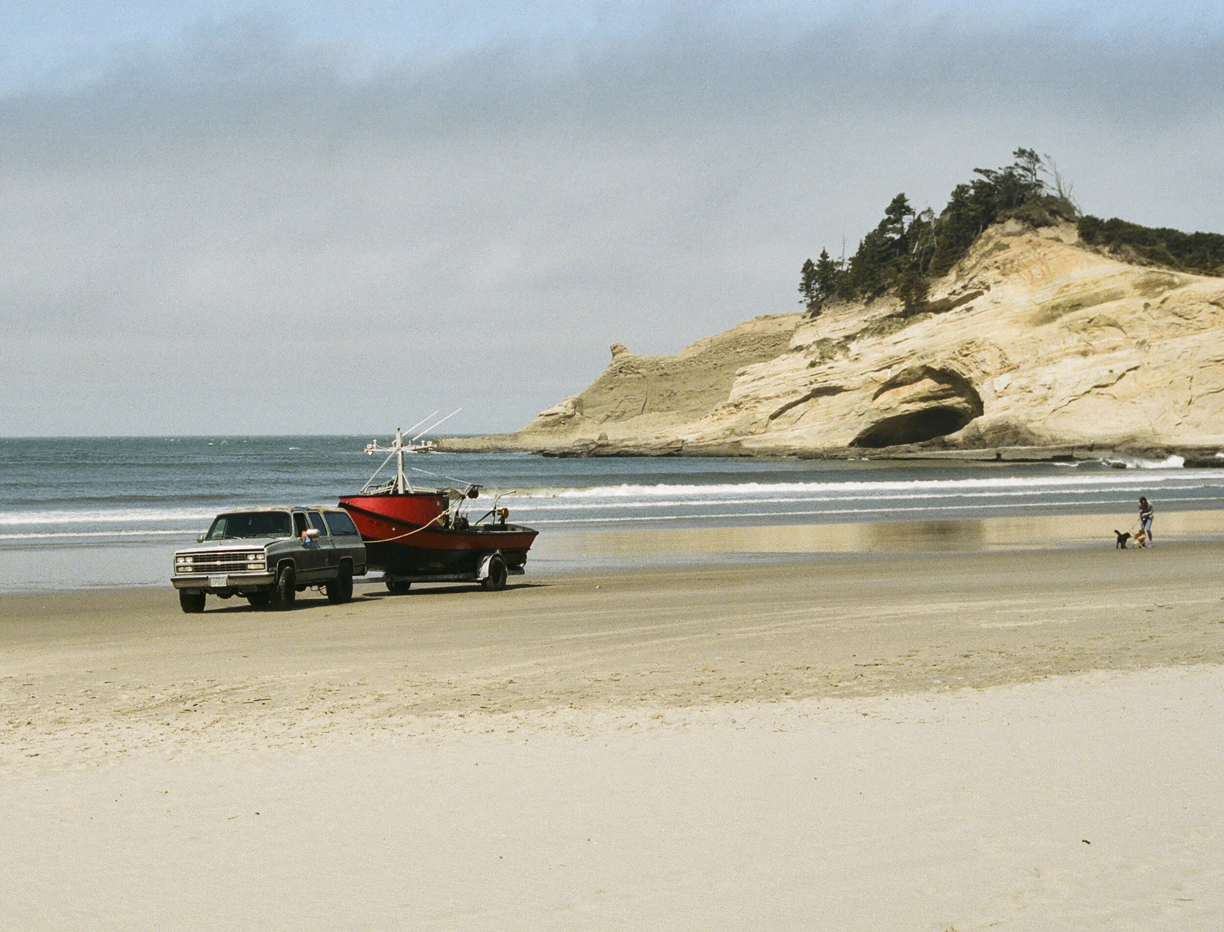 PACIFIC CITY BEACH BOAT.jpg