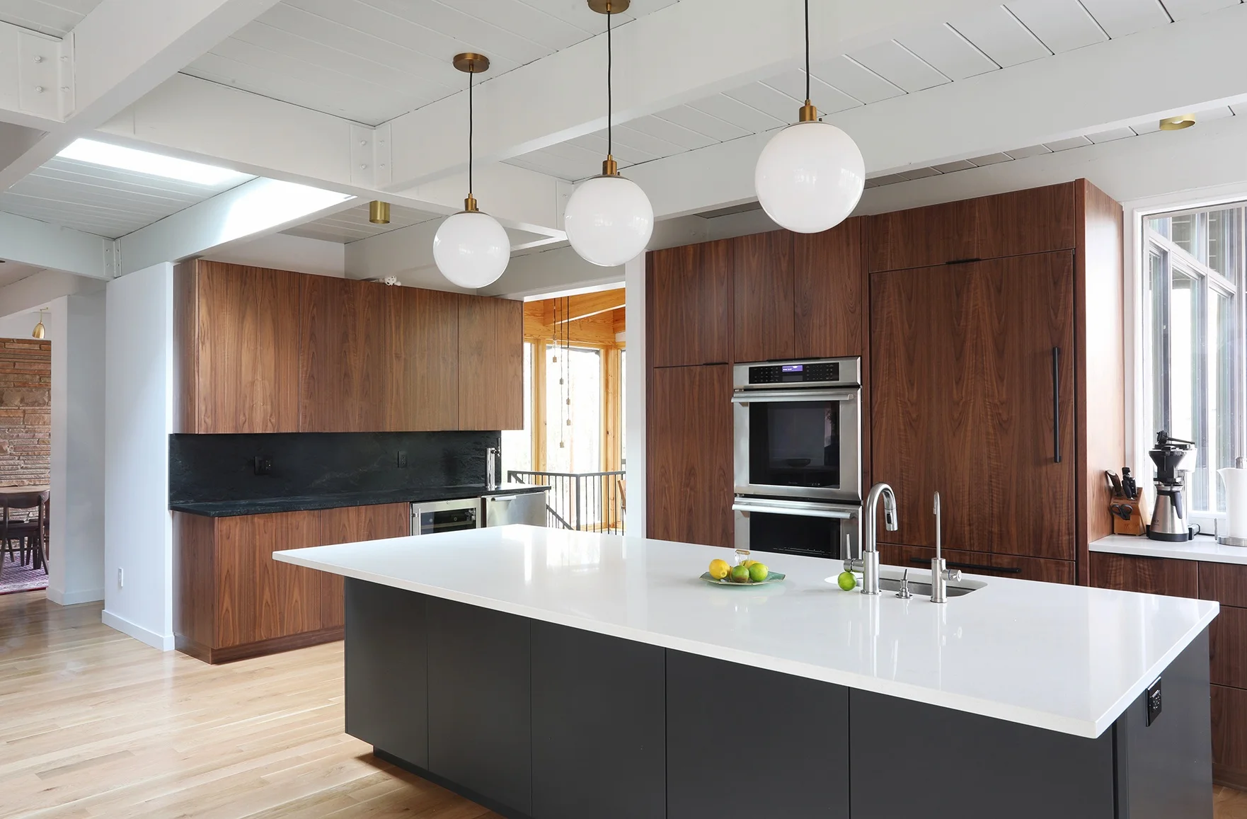 6-Kitchen.jpg
