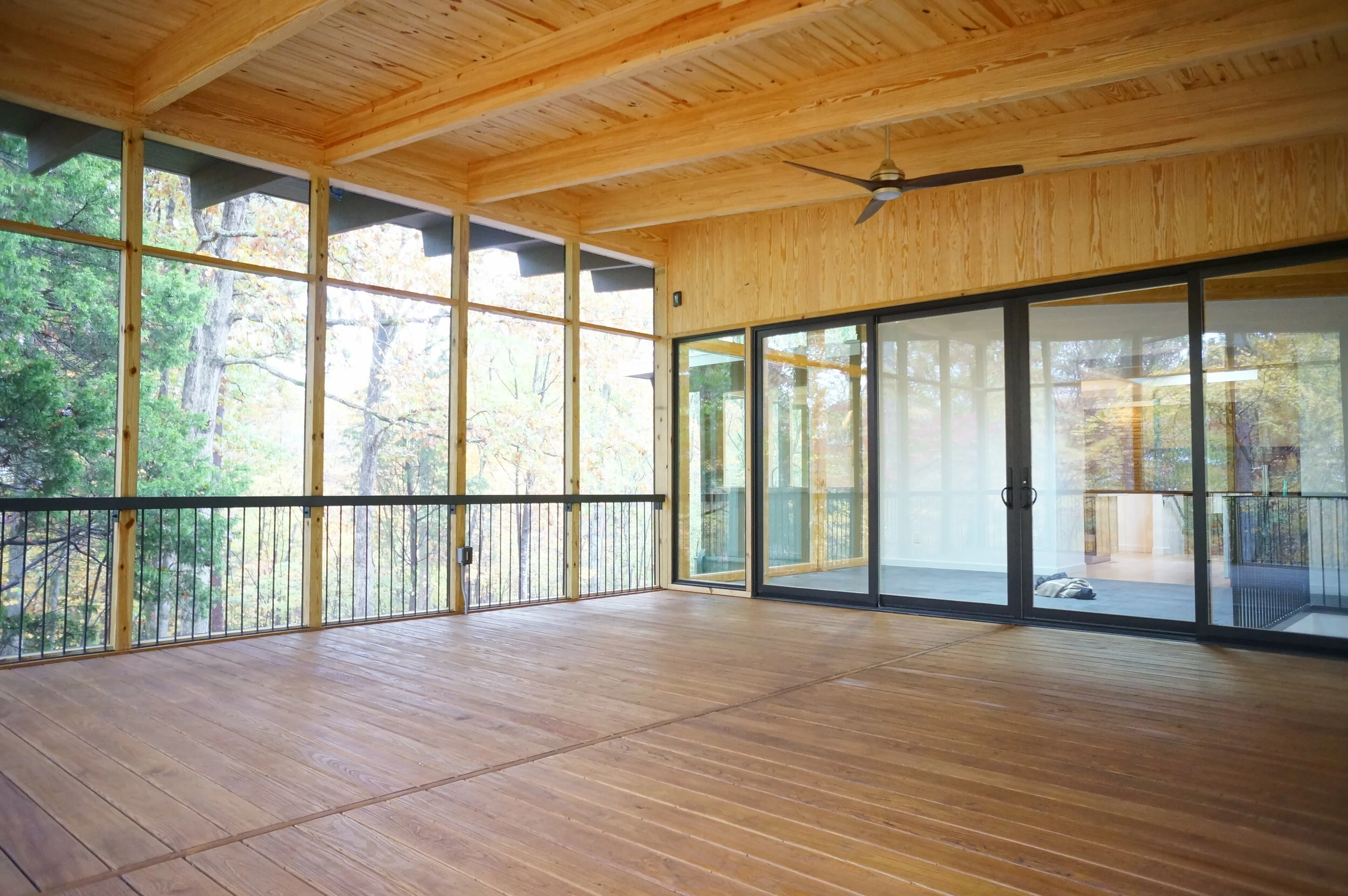 10-ScreenPorch.jpg