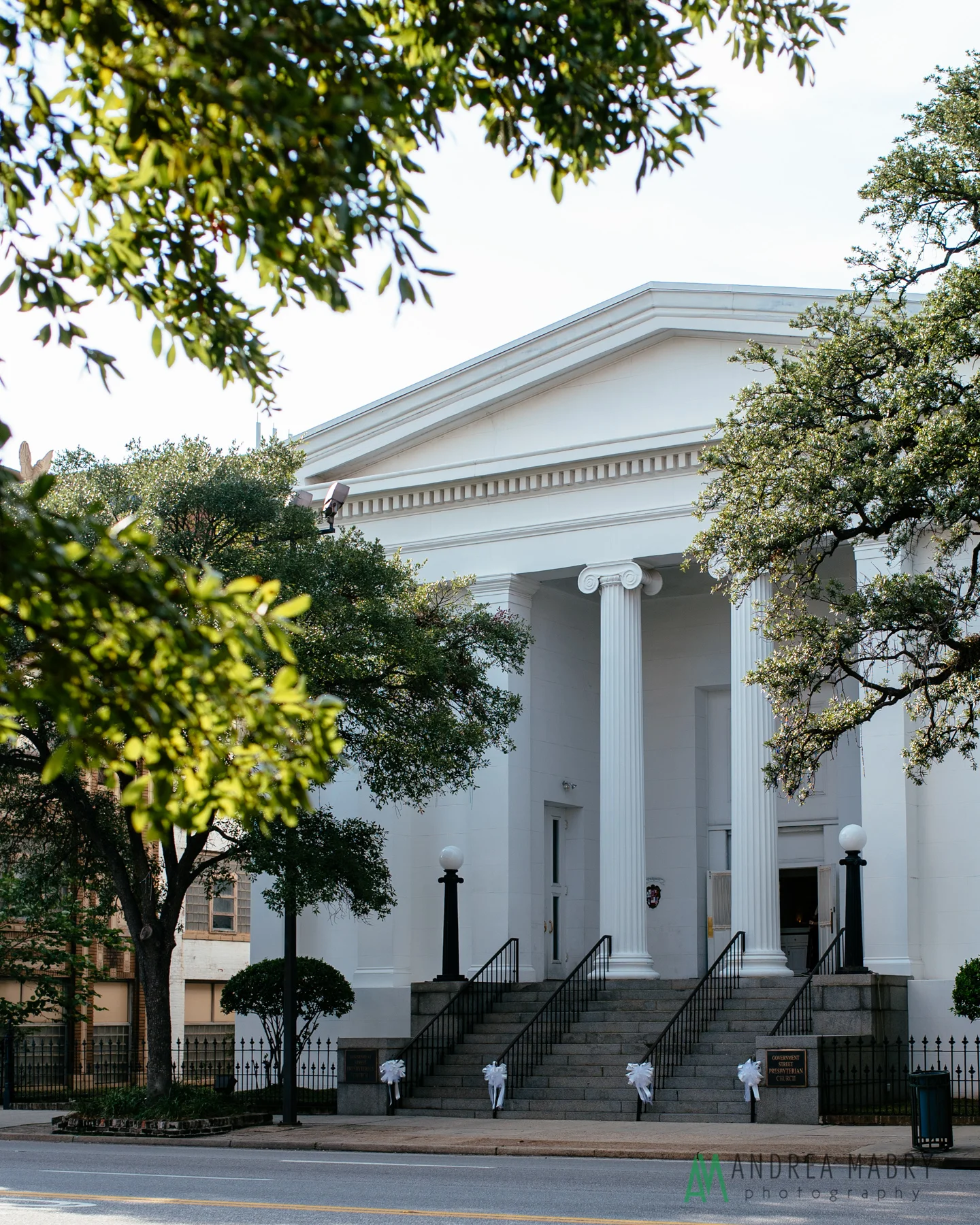 Government Street Presbyterian Church Mobile Wedding. Andrea Mabry Photography.
