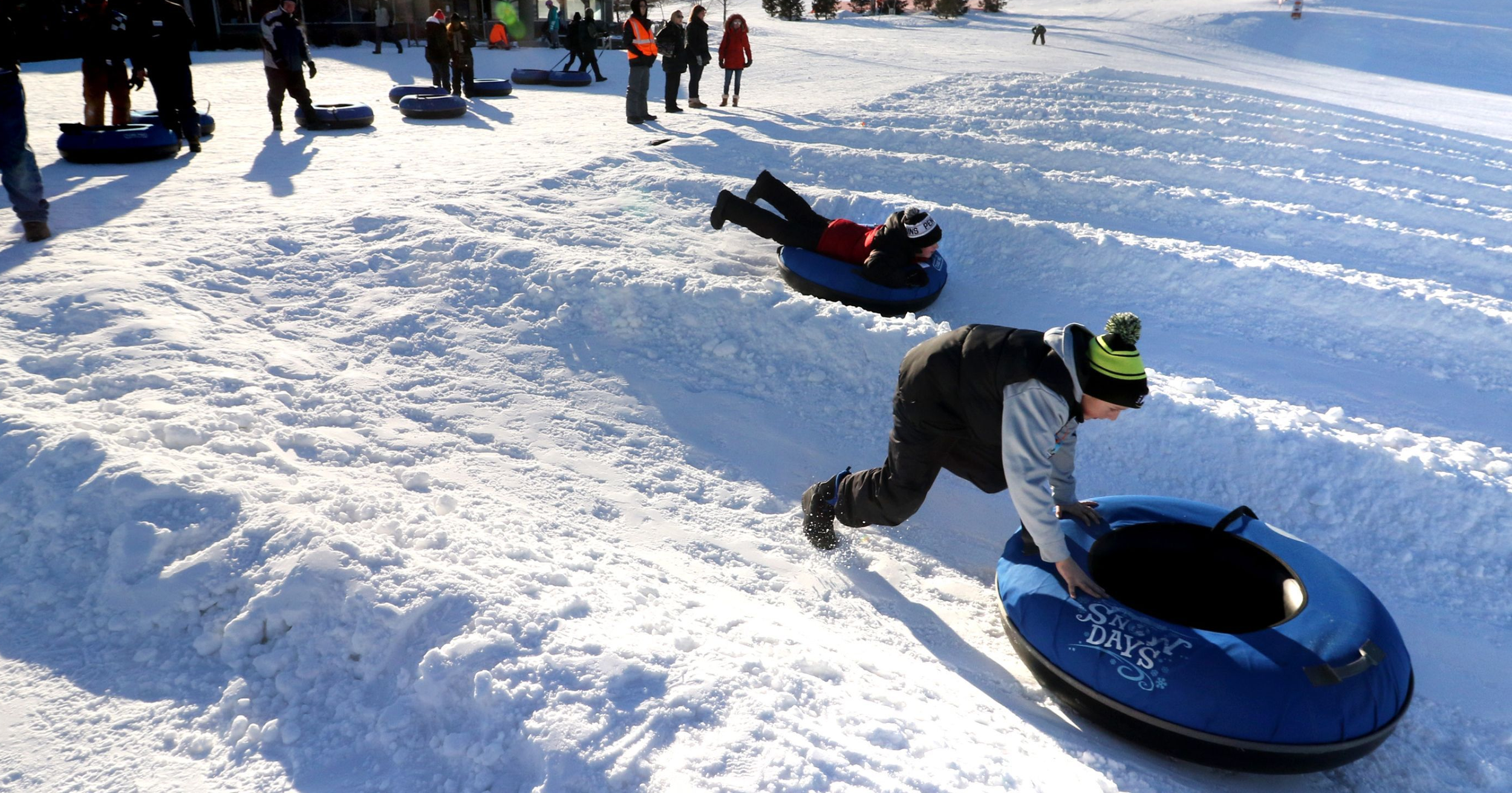 Snow tubing 4.png