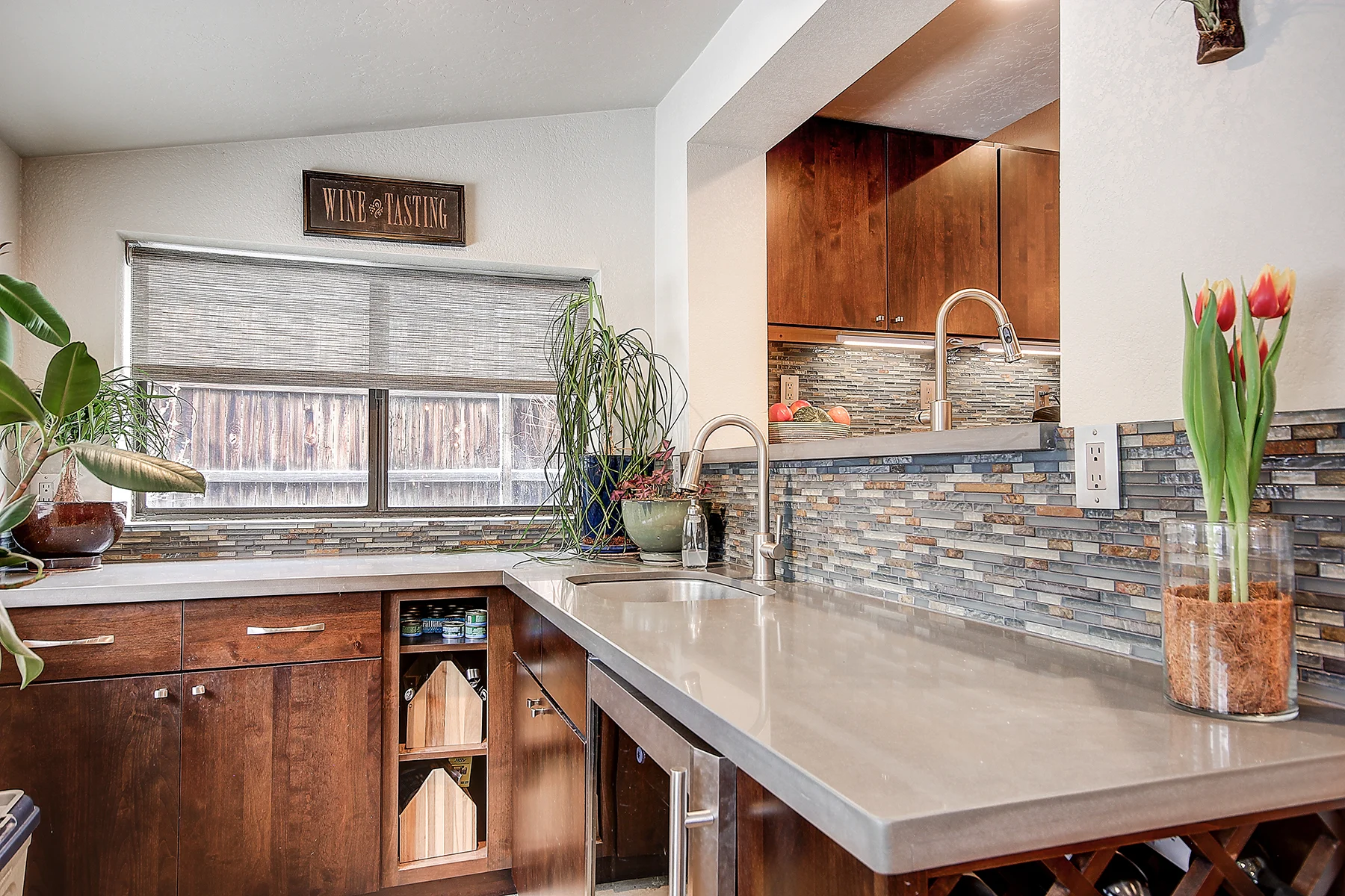 10_Wet Bar.jpg