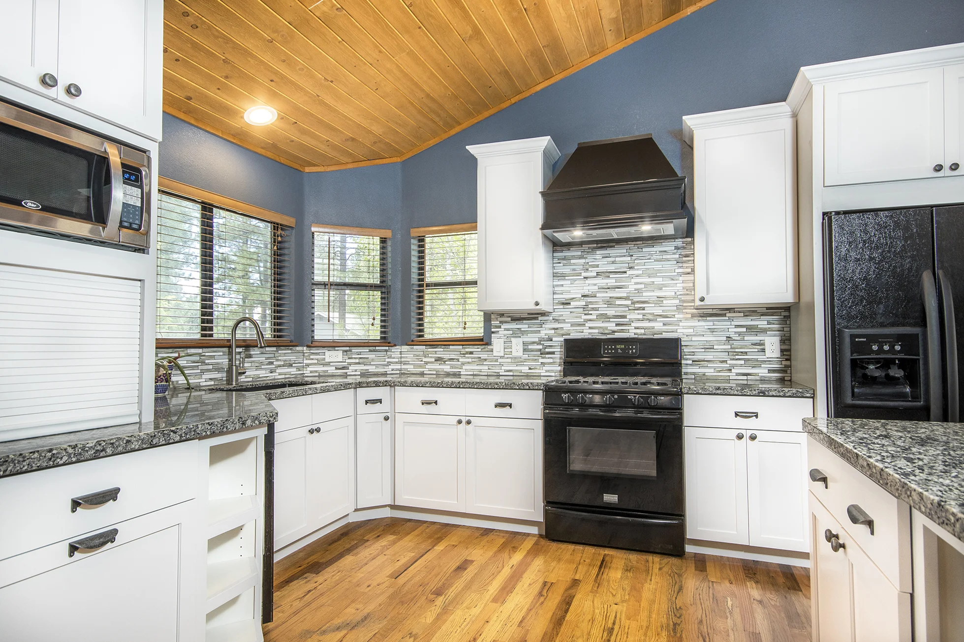 Kitchen1.jpg